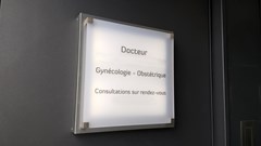 Plaque pro lumineuse leds écarteurs carrés inox-anonyme